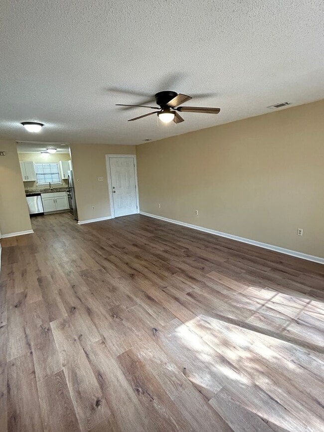 Photo - Ash Street (1030) Unidad B