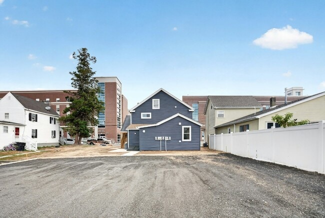 428 S Governors Ave