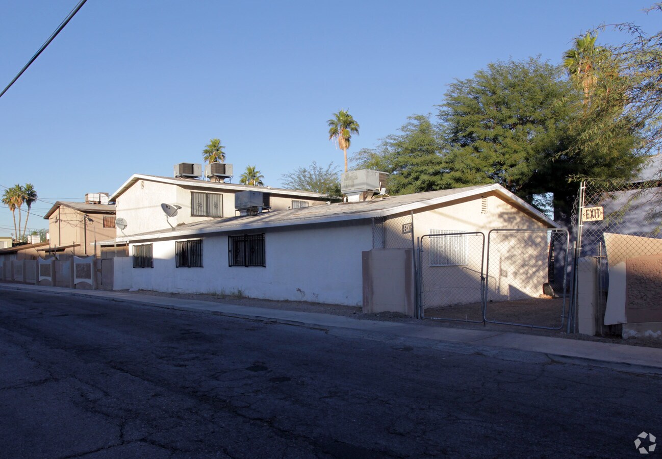 Photo - 485 McKellar Cir