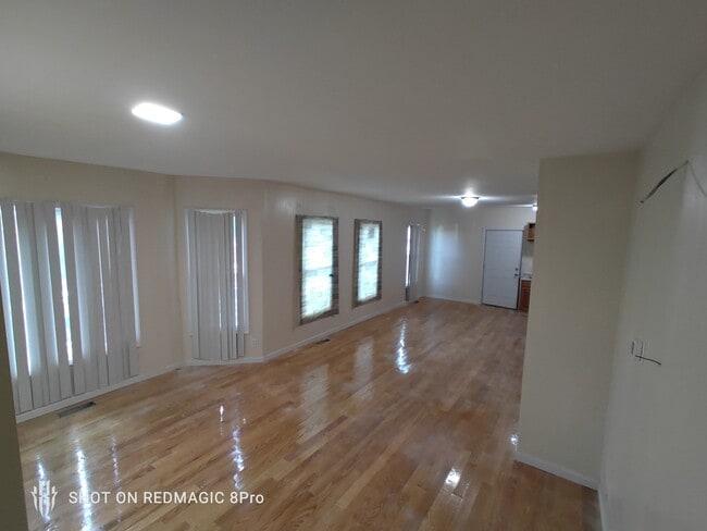 Photo - 105 Easton Ave Unidad 1