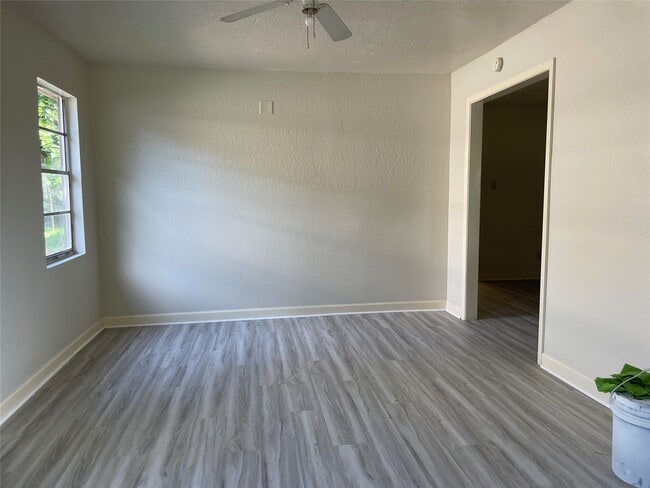 Photo - 1417 W Talmage St