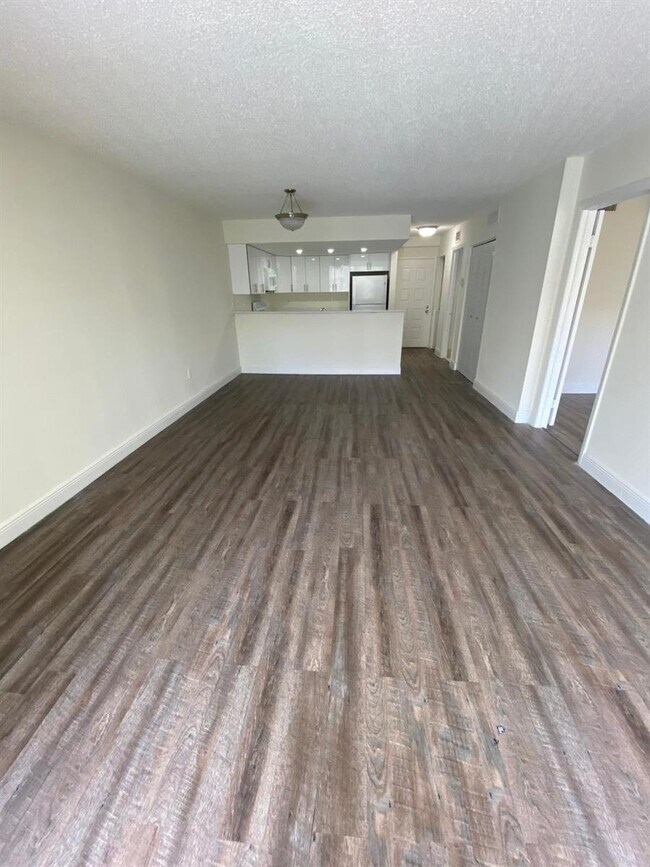 Photo - 18335 NW 68th Ave Unidad 750219