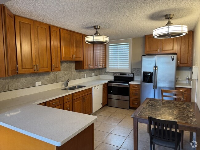 Building Photo - 1655 Kanunu St Rental
