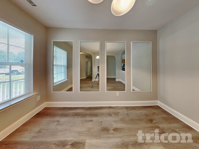 Photo - 3009 Softwind Dr