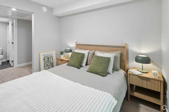 2BR, 2BA - 705SF - Primary Bedroom