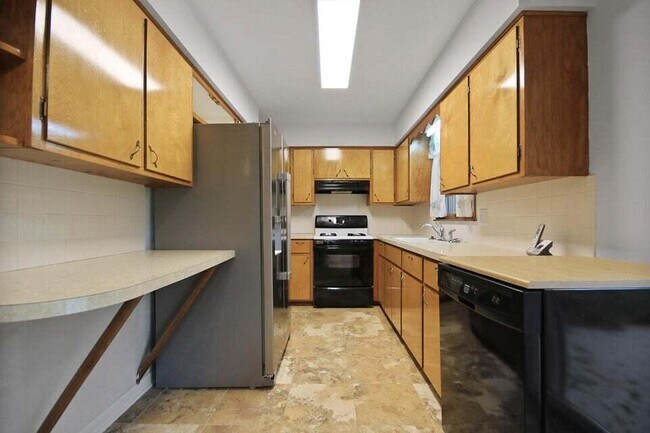 Photo - 3205 Pioneer Dr