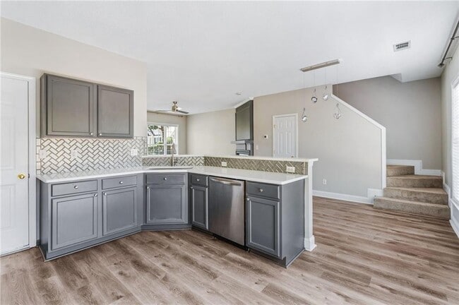 Photo - 1681 Heyford Cir NW