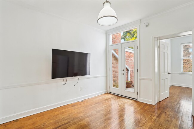 Photo - 2431 I St NW