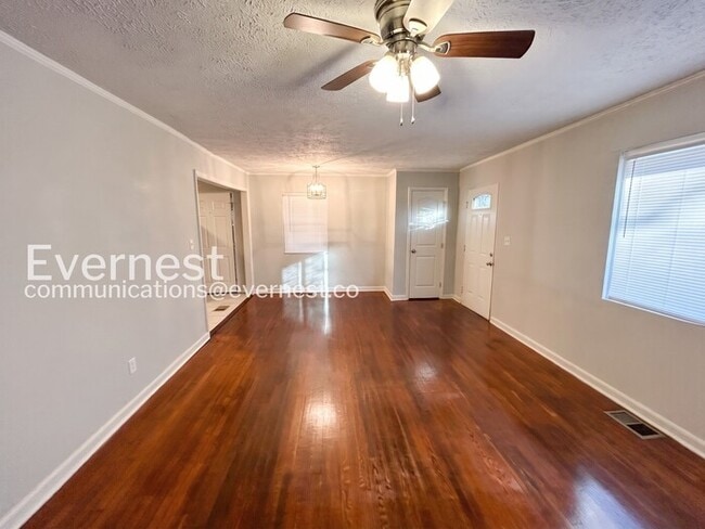 Photo - 76 Schell Rd SE