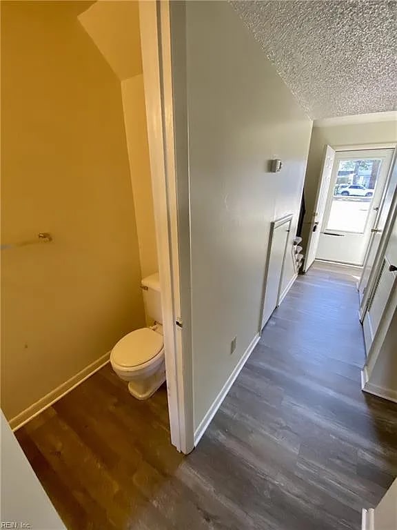 Photo - 5644 Darby Close