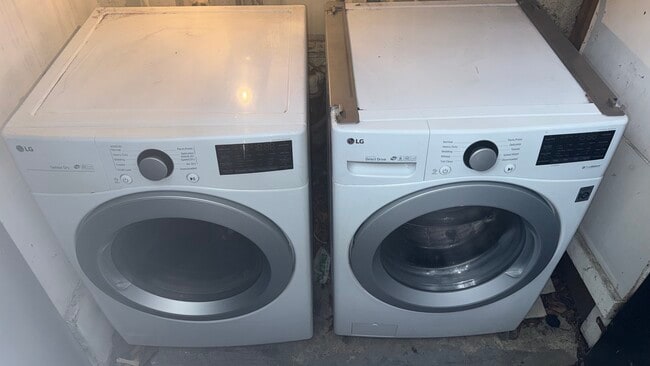 Photo - 6661 Lindenhurst Ave Unidad Dino