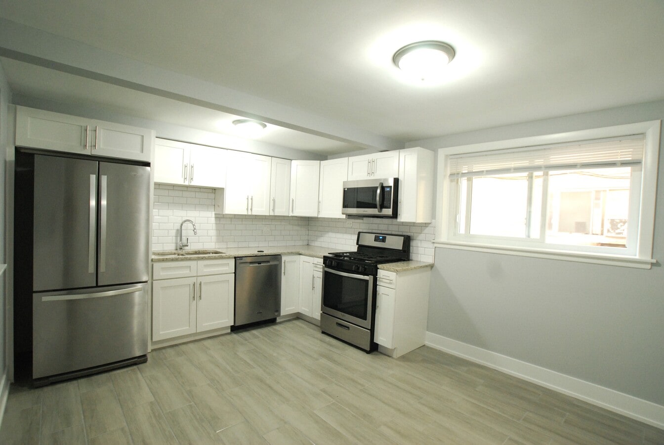 Photo - 533 Green Oaks Ct S Unit 4