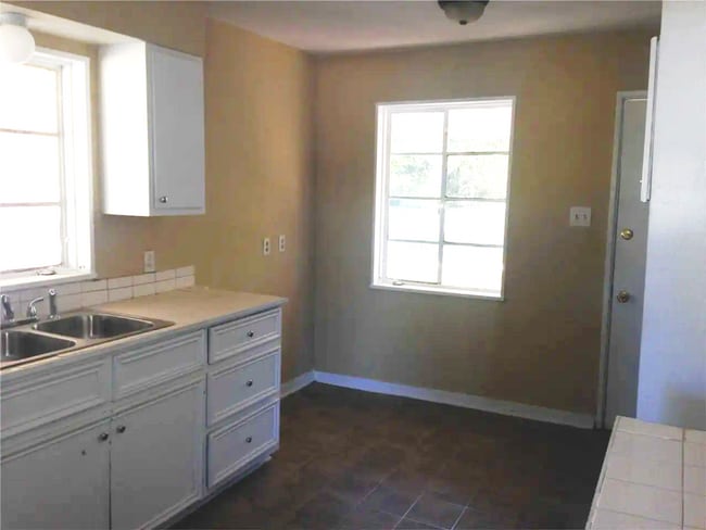 Photo - Quaint 3 bed 1.5 bath home