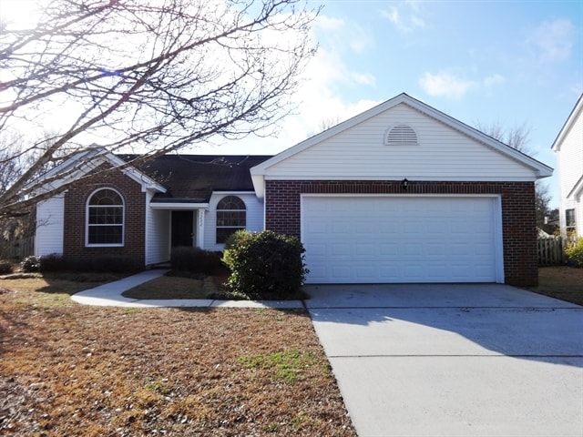 Building Photo - 3282 Middleburry Ln