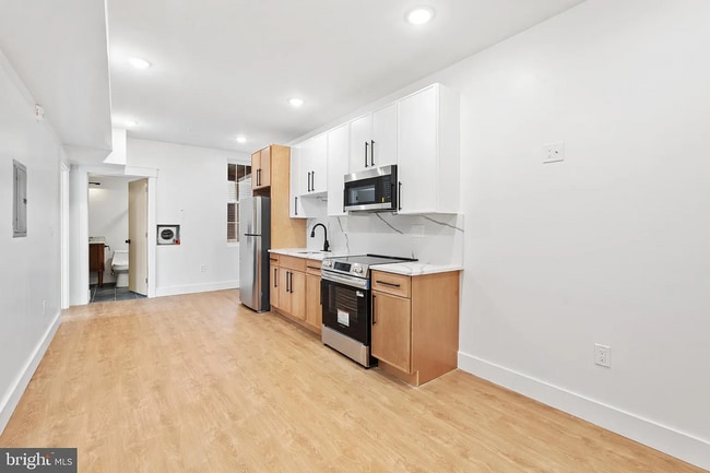 Photo - 900 N 41st St Unit 2 Bedroom