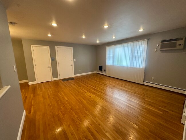 Photo - 43 Jacqueline Rd Unit 12