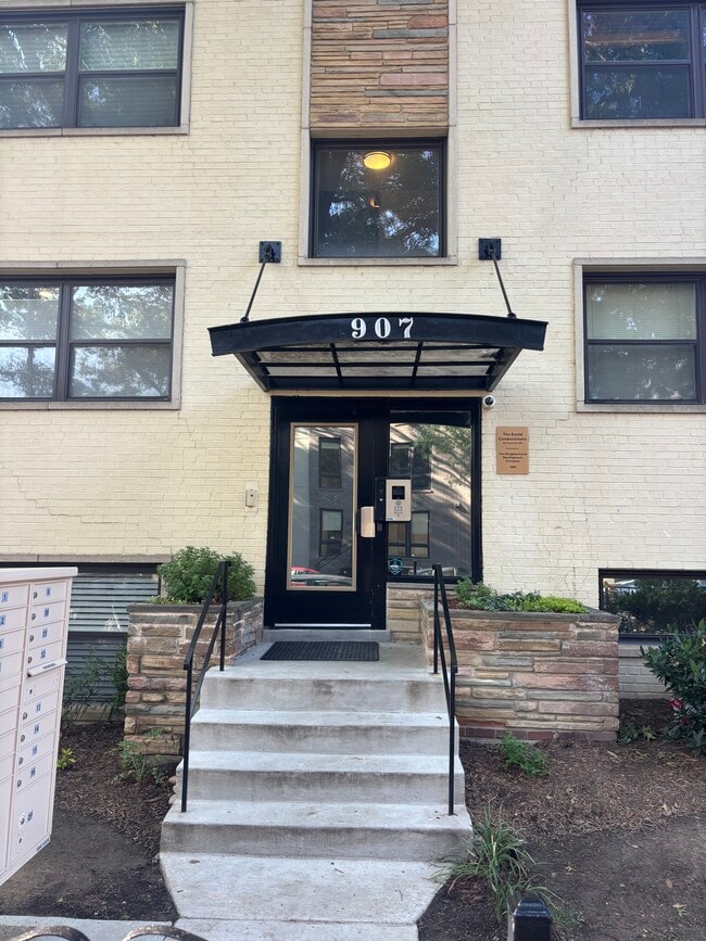 Photo - 907 Euclid St NW Unit 301