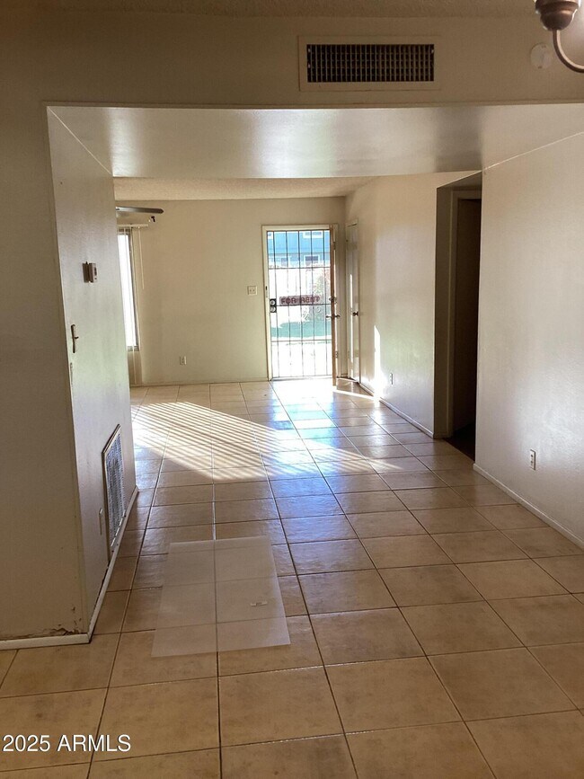 Photo - 4724 N 26th Dr