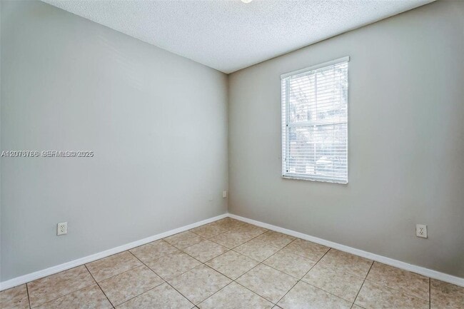 Photo - 4240 NE 9th St