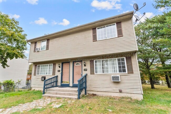 Photo - 123 Sumac St