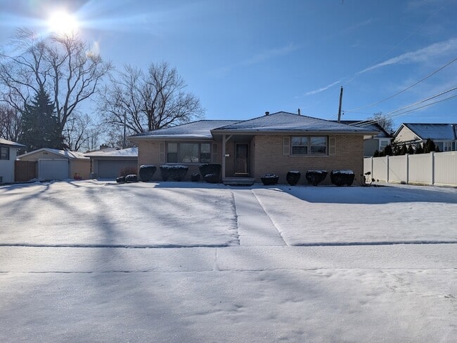 Photo - 503 Lake Ave