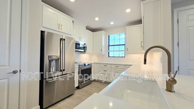 Photo - 15319 Lucerna St