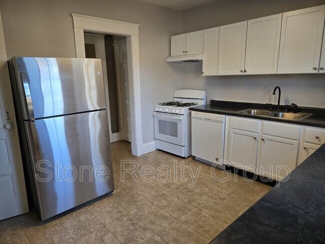 Photo - 2023 S 7th St