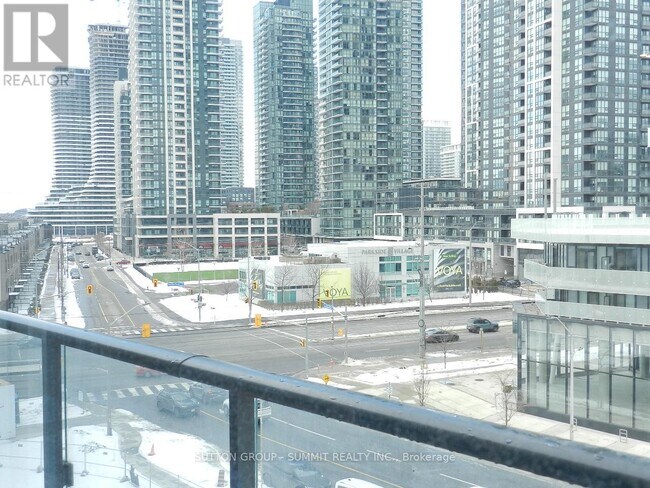 Photo - 448 Burnhamthorpe Rd W Unit 413