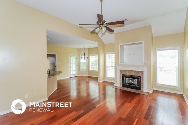 Photo - 8423 Shady Elm Dr