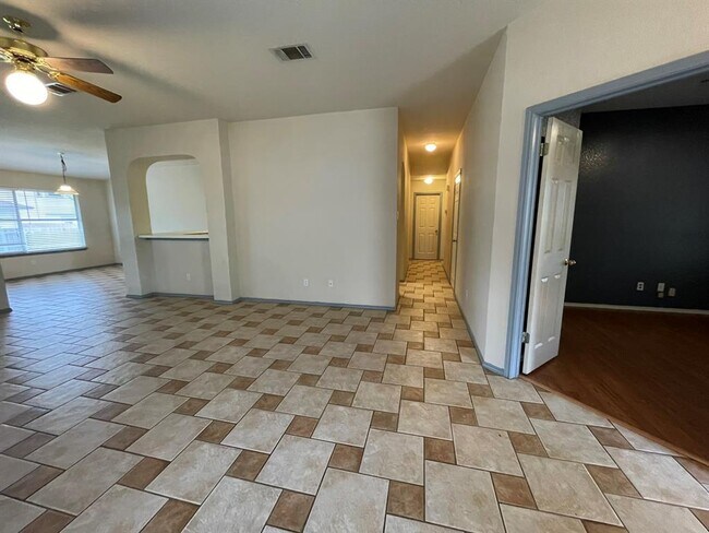 Photo - 1212 Knoll Ridge Dr