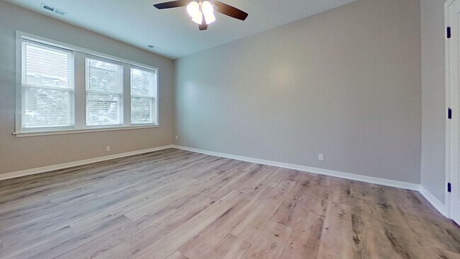 Photo - 1331-41 W. Addison