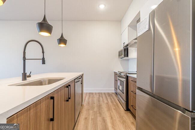 112 Rogers St NE Unit 601