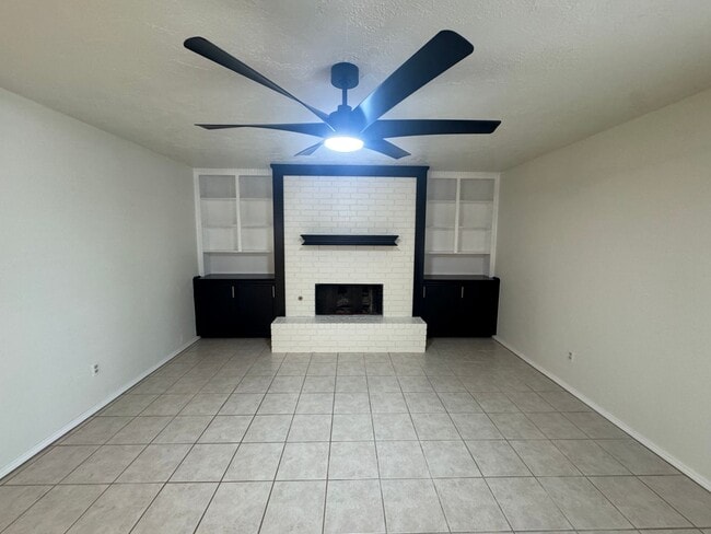 Photo - 200 off your move in before 10/15 ! Be Wow...