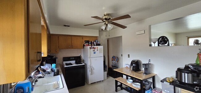 Building Photo - 3228 S 76th St Unit 3 Rental