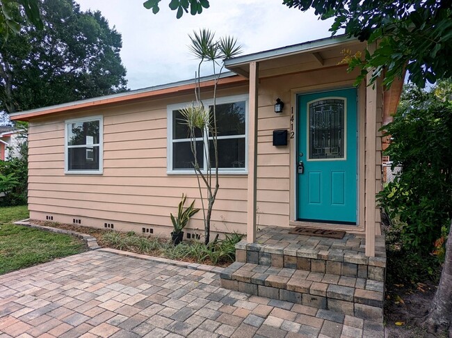 LOCATION, LOCATION, LOCATION w/ INCREDIBLE... - LOCATION, LOCATION, LOCATION w/ INCREDIBLE... House