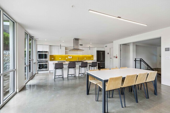 Janus Apartments