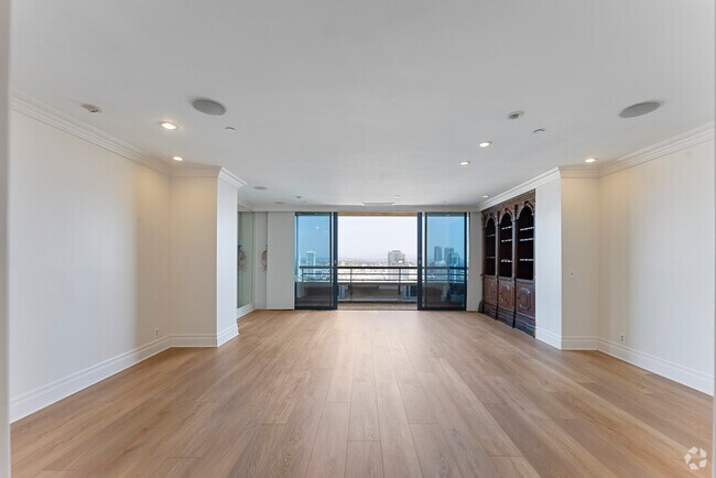 Building Photo - 700 Front St Unit 2307 Rental