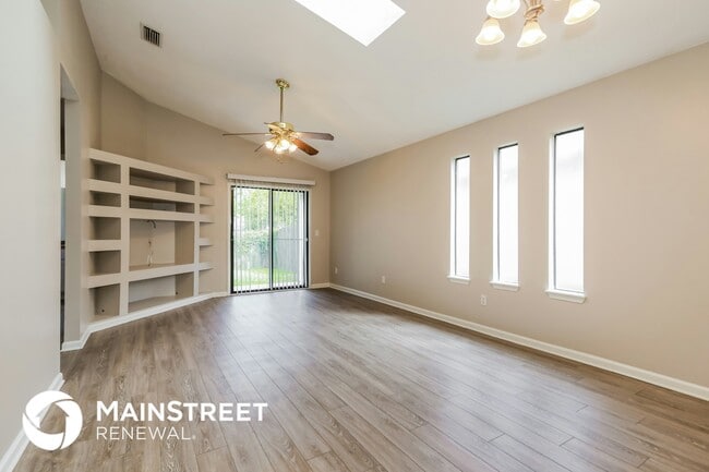Photo - 1267 Suffolk Pl