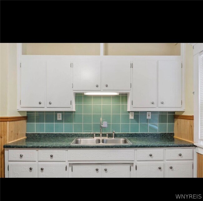 Photo - 122 Stratford Rd