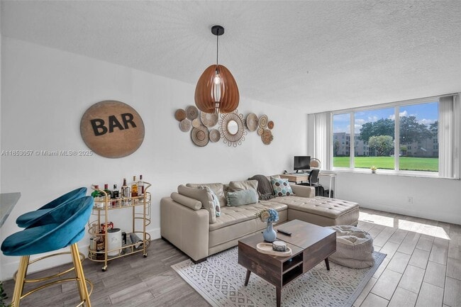 Photo - 9431 Live Oak Pl Unit 108