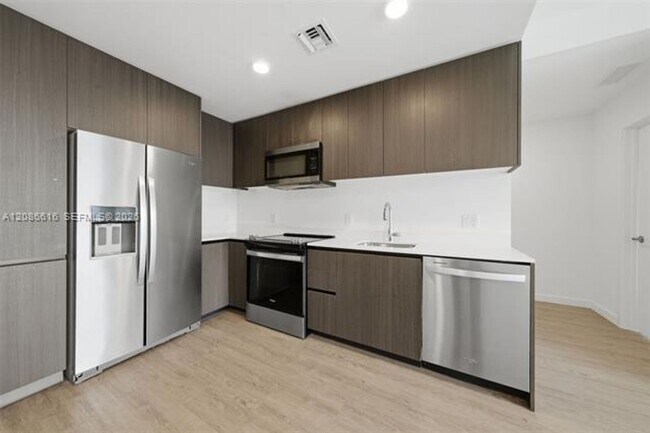 Photo - 2000 Biscayne Blvd