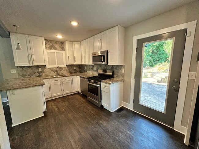 Photo - 1839 Boulderview Dr SE