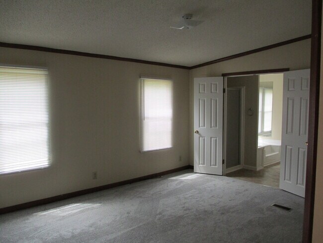 Photo - 102 Thomas Jefferson Dr