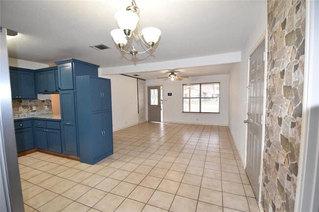 Photo - 608 Wilkes St