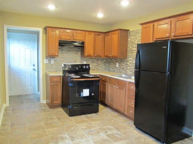 Photo - 609 63rd St S