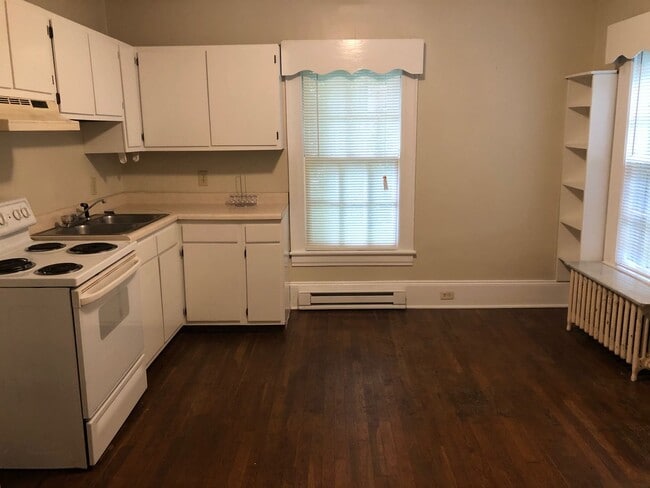 Photo - 1 Bedroom in Glenwood Area with Water Included