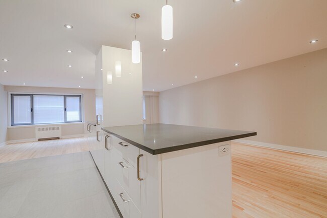 Photo - 3495 Rue de la Montagne Unit 101