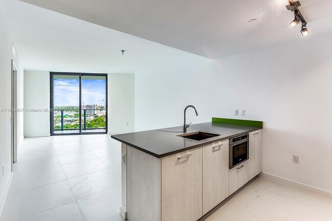 Building Photo - 501 NE 31st St Unit 1610