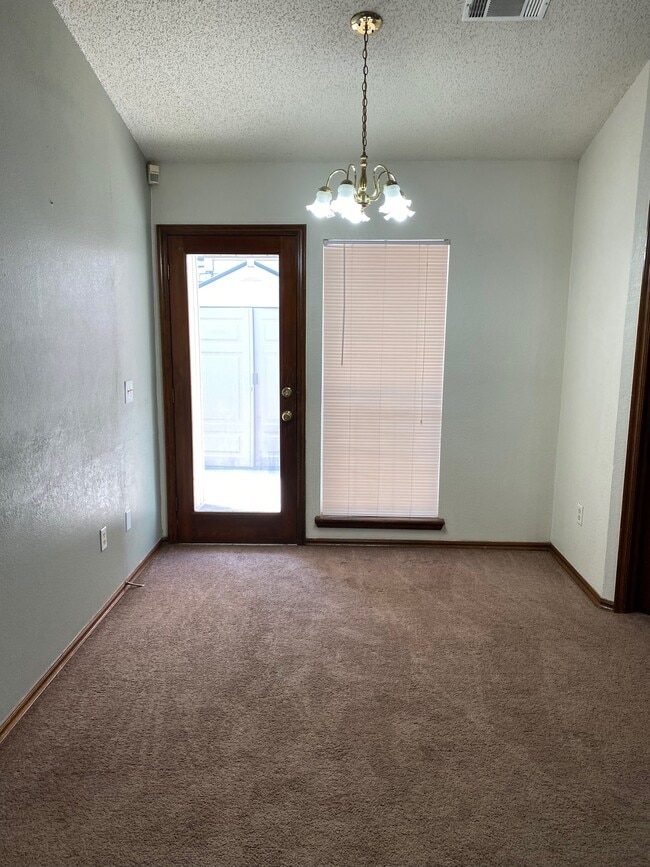 Photo - 2122 Meench Dr