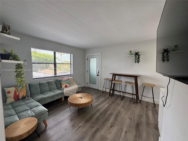 Photo - 584 NW 30th St Apartamento Unidad 4